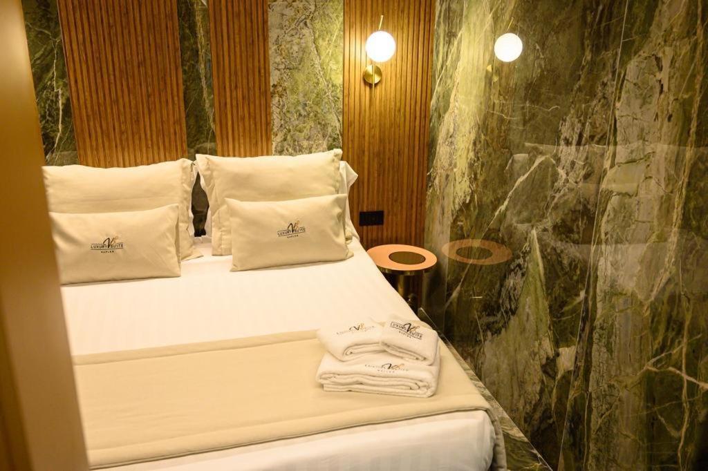 Luxury Suite Napoli Nápoles Exterior foto